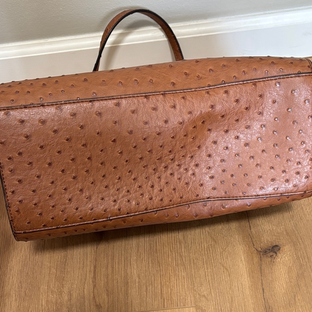 Guess Tan Shoulder Bag - Picture 3 of 7